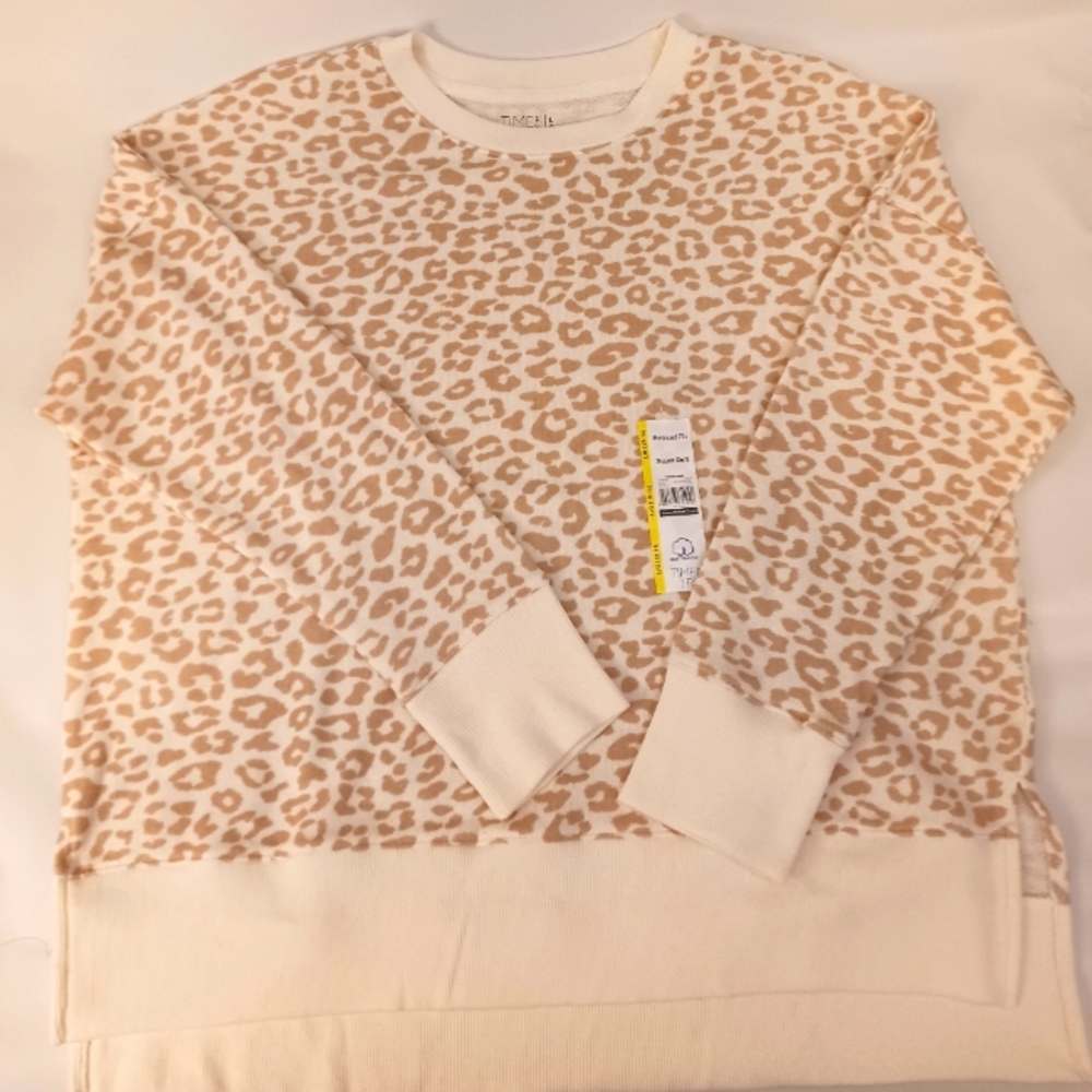 🌼 Cheetah print sweater